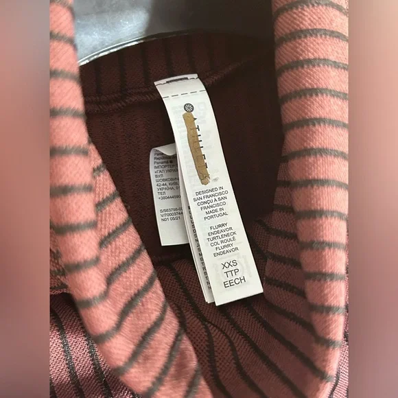 Athleta Flurry Endeavor Textured Striped Turtleneck Long Sleeved Shirt - Picture 7 of 8